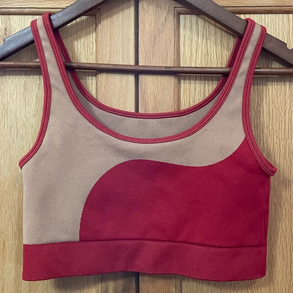 Fabletics Sunny Reversible Low Impact Sports Bra Haute Red/Maplewood Tan Small - Picture 7 of 11